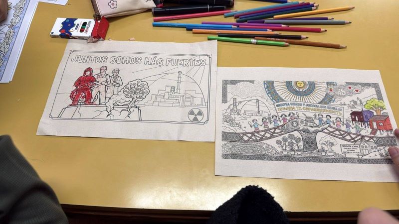 Espacio artístico infantil con dibujos para colorear durante la actividad sobre Chernobyl